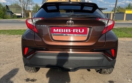 Toyota C-HR I рестайлинг, 2017 год, 1 650 000 рублей, 7 фотография