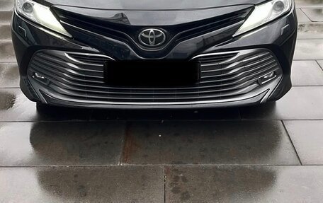 Toyota Camry, 2019 год, 2 600 000 рублей, 3 фотография