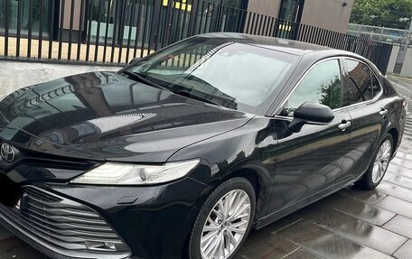 Toyota Camry, 2019 год, 2 600 000 рублей, 2 фотография