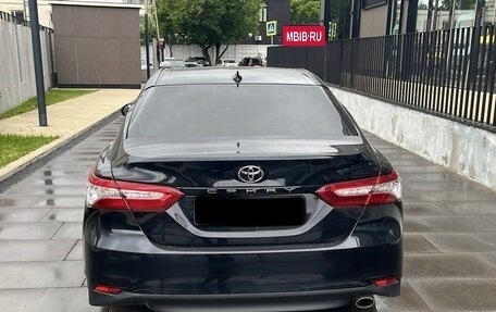 Toyota Camry, 2019 год, 2 600 000 рублей, 6 фотография