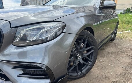 Mercedes-Benz E-Класс, 2017 год, 2 500 000 рублей, 14 фотография
