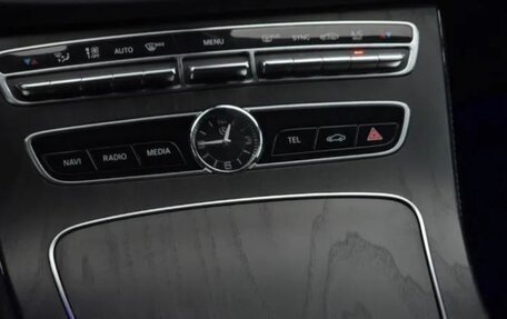 Mercedes-Benz E-Класс, 2017 год, 2 500 000 рублей, 23 фотография