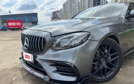 Mercedes-Benz E-Класс, 2017 год, 2 500 000 рублей, 15 фотография