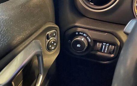 Jeep Wrangler, 2021 год, 5 230 000 рублей, 13 фотография