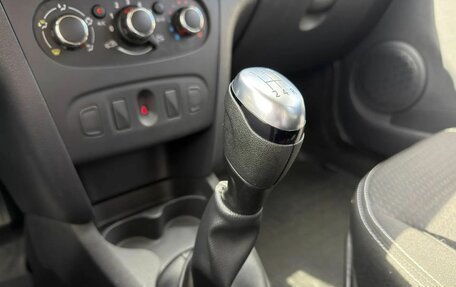 Renault Logan II, 2022 год, 1 050 000 рублей, 12 фотография