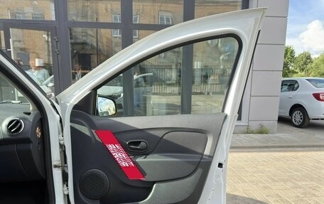 Renault Logan II, 2022 год, 1 050 000 рублей, 20 фотография