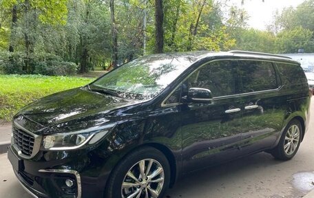 KIA Carnival III, 2019 год, 2 880 000 рублей, 1 фотография