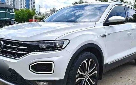 Volkswagen T-Roc I, 2022 год, 1 967 000 рублей, 1 фотография