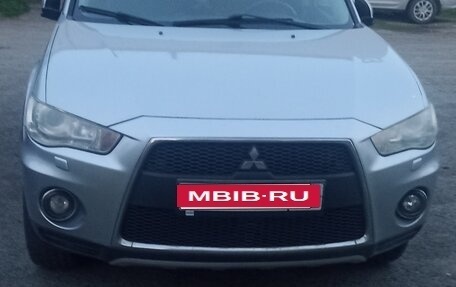Mitsubishi Outlander III рестайлинг 3, 2010 год, 1 350 000 рублей, 1 фотография