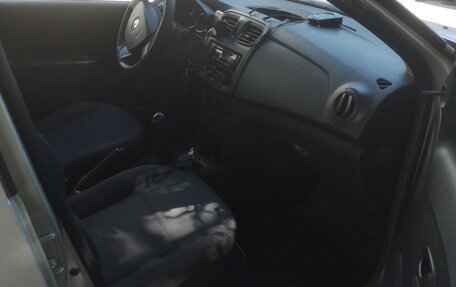 Renault Logan II, 2018 год, 800 000 рублей, 7 фотография