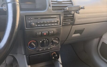 Opel Zafira A рестайлинг, 2002 год, 600 000 рублей, 12 фотография