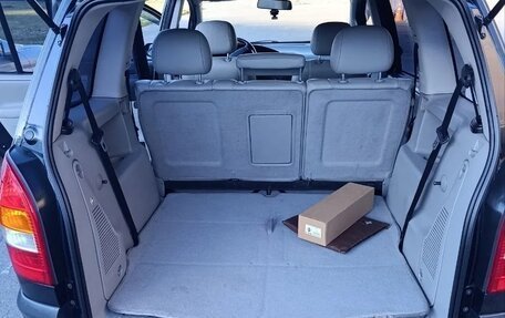 Opel Zafira A рестайлинг, 2002 год, 600 000 рублей, 9 фотография