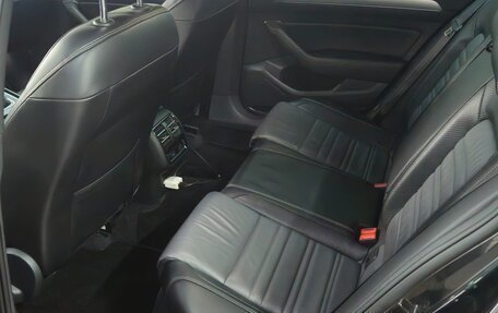 Volkswagen Passat B8 рестайлинг, 2018 год, 2 800 000 рублей, 7 фотография