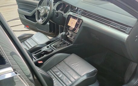 Volkswagen Passat B8 рестайлинг, 2018 год, 2 800 000 рублей, 10 фотография