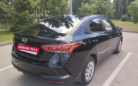 Hyundai Solaris II рестайлинг, 2021 год, 1 720 000 рублей, 5 фотография