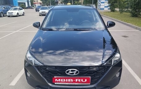 Hyundai Solaris II рестайлинг, 2021 год, 1 720 000 рублей, 8 фотография