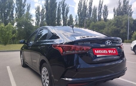 Hyundai Solaris II рестайлинг, 2021 год, 1 720 000 рублей, 3 фотография