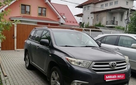 Toyota Highlander III, 2011 год, 1 620 000 рублей, 2 фотография