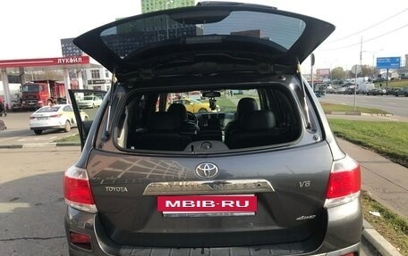 Toyota Highlander III, 2011 год, 1 620 000 рублей, 5 фотография
