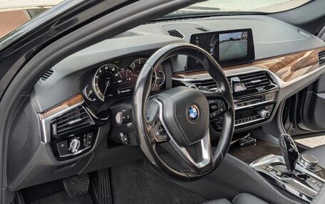 BMW 5 серия, 2018 год, 4 680 000 рублей, 13 фотография