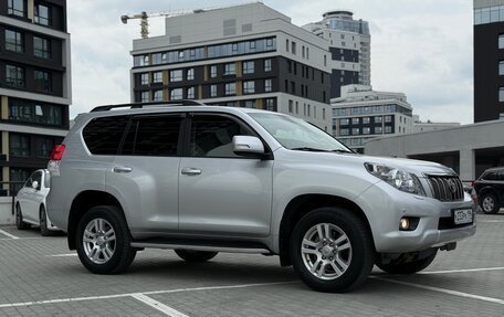 Toyota Land Cruiser Prado 150 рестайлинг 2, 2012 год, 2 899 999 рублей, 2 фотография