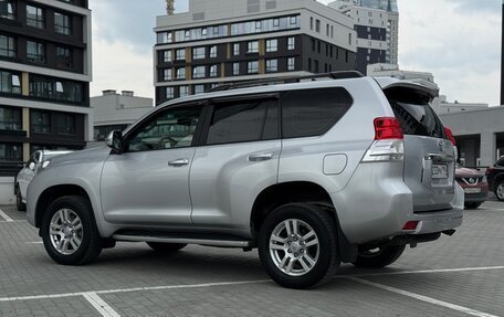 Toyota Land Cruiser Prado 150 рестайлинг 2, 2012 год, 2 899 999 рублей, 6 фотография
