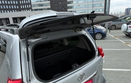 Toyota Land Cruiser Prado 150 рестайлинг 2, 2012 год, 2 899 999 рублей, 17 фотография