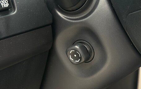 Toyota Land Cruiser Prado 150 рестайлинг 2, 2012 год, 2 899 999 рублей, 22 фотография