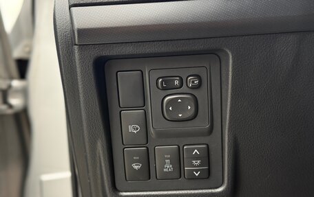 Toyota Land Cruiser Prado 150 рестайлинг 2, 2012 год, 2 899 999 рублей, 25 фотография
