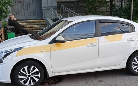 KIA Rio IV, 2021 год, 999 000 рублей, 3 фотография