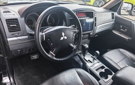 Mitsubishi Pajero IV, 2011 год, 2 249 000 рублей, 5 фотография