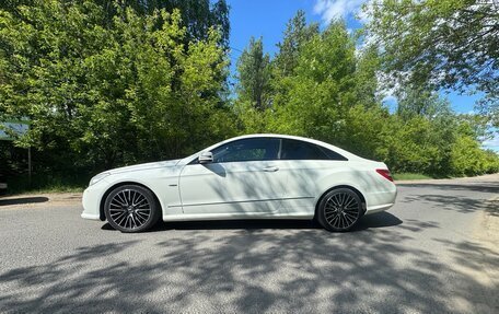 Mercedes-Benz E-Класс, 2011 год, 1 350 000 рублей, 2 фотография