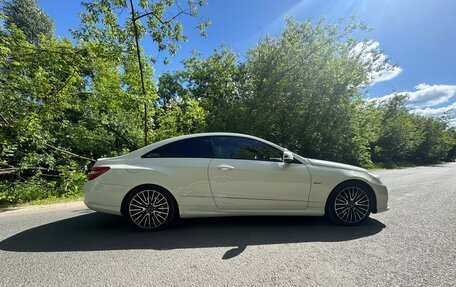 Mercedes-Benz E-Класс, 2011 год, 1 350 000 рублей, 9 фотография
