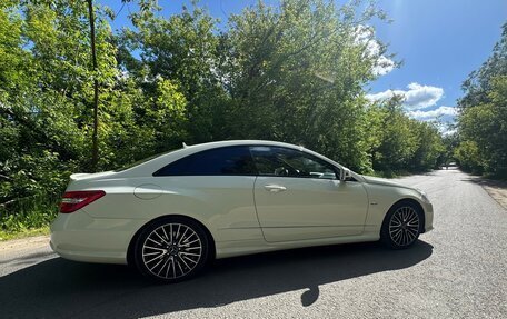 Mercedes-Benz E-Класс, 2011 год, 1 350 000 рублей, 8 фотография