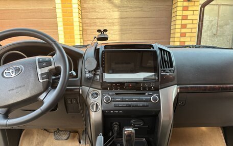 Toyota Land Cruiser 200, 2011 год, 2 957 000 рублей, 8 фотография