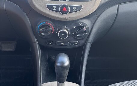 Hyundai Solaris II рестайлинг, 2011 год, 800 000 рублей, 12 фотография
