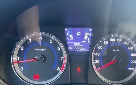 Hyundai Solaris II рестайлинг, 2011 год, 800 000 рублей, 7 фотография