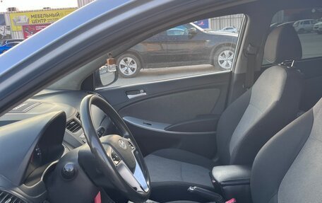 Hyundai Solaris II рестайлинг, 2011 год, 800 000 рублей, 5 фотография