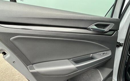 Volkswagen Golf VIII, 2024 год, 1 923 000 рублей, 27 фотография