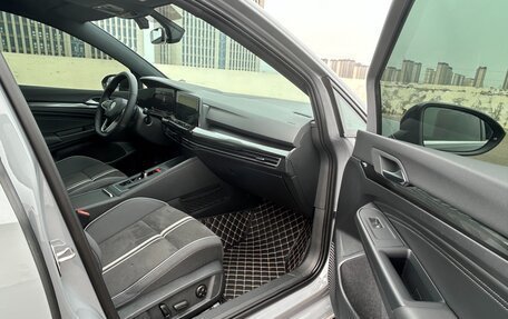 Volkswagen Golf VIII, 2024 год, 1 923 000 рублей, 33 фотография
