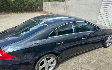 Mercedes-Benz CLS, 2006 год, 500 000 рублей, 2 фотография