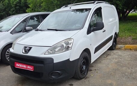 Peugeot Partner II рестайлинг 2, 2010 год, 650 000 рублей, 1 фотография