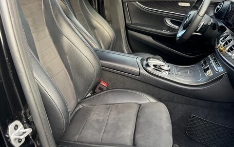 Mercedes-Benz E-Класс, 2019 год, 2 500 000 рублей, 16 фотография