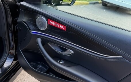 Mercedes-Benz E-Класс, 2019 год, 2 500 000 рублей, 17 фотография