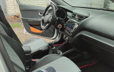 KIA Rio III рестайлинг, 2013 год, 820 000 рублей, 2 фотография