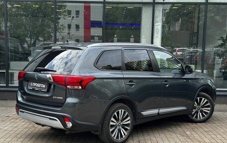 Mitsubishi Outlander III рестайлинг 3, 2019 год, 2 050 000 рублей, 8 фотография
