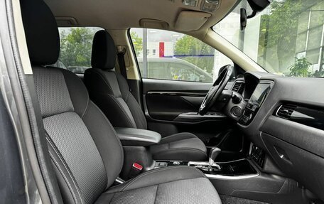 Mitsubishi Outlander III рестайлинг 3, 2019 год, 2 050 000 рублей, 10 фотография