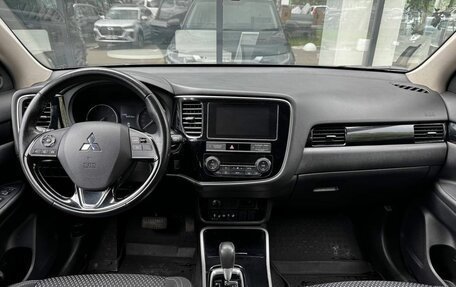 Mitsubishi Outlander III рестайлинг 3, 2019 год, 2 050 000 рублей, 9 фотография
