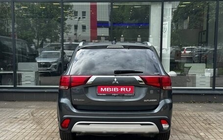 Mitsubishi Outlander III рестайлинг 3, 2019 год, 2 050 000 рублей, 7 фотография