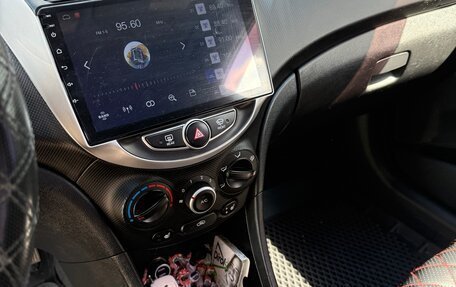 Hyundai Solaris II рестайлинг, 2013 год, 750 000 рублей, 7 фотография